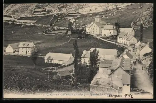 AK Gavarnie /H.-Pyr., Quartier de l`Église et paysage rural