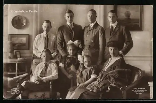 AK Kronprinz Wilhelm und Kronprinzessin Cecilie mit ihren 4 Söhnen und ihren 2 Töchtern