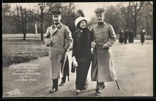 AK Prinz Ernst August mit seiner Braut Victoria Luise und Prinz Oskar