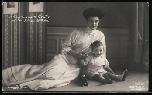 AK Kronprinzessin Cecilie mit dem Prinzen Wilhelm, Eisenbahn