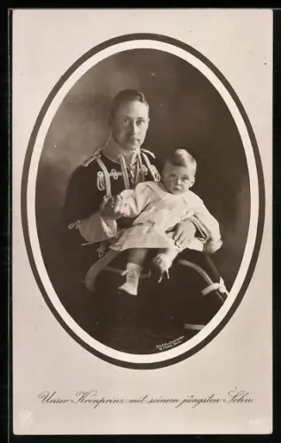 Foto-AK Kronprinz Wilhelm von Preussen mit jüngstem Sohn