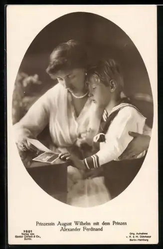 AK Prinzessin August Wilhelm von Preussen mit dem Prinzen Alexander Ferdinand mit Fotos