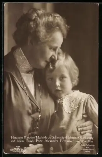 AK Portrait Herzogin Karoline Mathilde zu Schleswig-Holstein-Glücksburg mit Enkel Prinz Alexander Ferdinand von Preussen