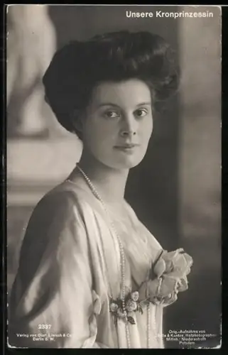 AK Kronprinzessin Cecilie mit hochgestecktem Haar