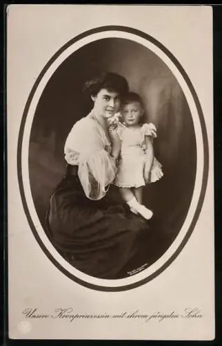 AK Unsere Kronprinzessin mit ihrem jüngsten Sohn, Kronprinzessin Cecilie
