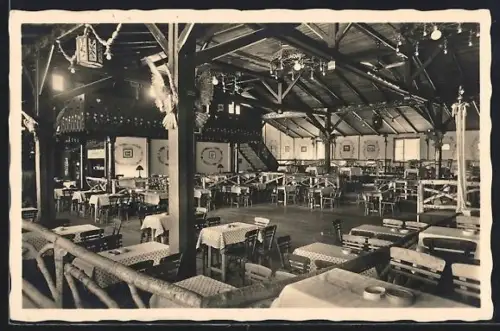 AK Bad Reichenhall, Alpengaststätte und Enzianbrennerei zum Schroffen, Innenansicht