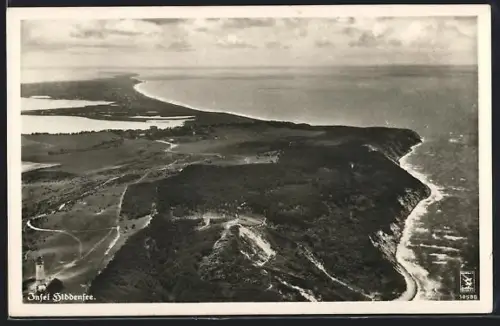 AK Insel Hiddensee, Luftaufnahme der Insel, mit Leuchtturm
