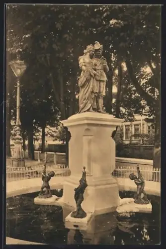 AK Hameln, Gertrudenbrunnen im Park
