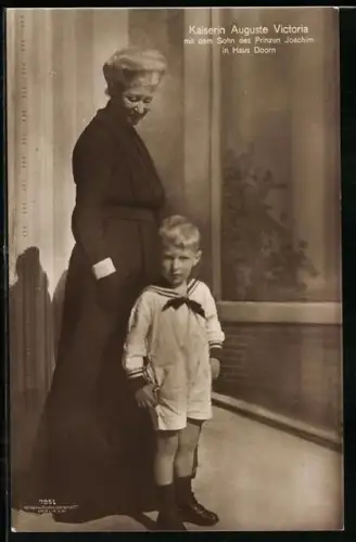 AK Kaiserin Auguste Victoria Königin von Preussen mit dem Sohn des Prinzen Joachim