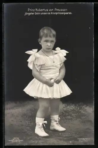 AK Prinz Hubertus von Preussen im Kleid