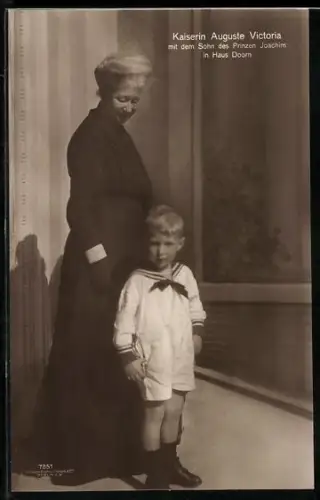 AK Kaiserin Auguste Victoria Königin von Preussen mit dem Sohn des Prinzen Joachim