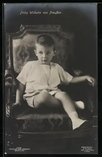 AK Prinz Wilhelm im Sessel