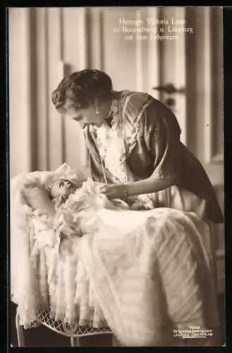 AK Victoria Louise Herzogin zu Braunschweig und Lüneburg mit dem Erbprinzen
