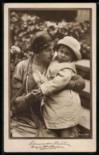 AK Prinzessin Joachim von Preussen mit Kind