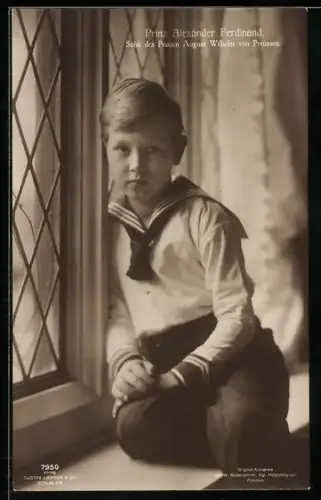 AK Prinz Alexander Ferdinand am Fenster sitzend