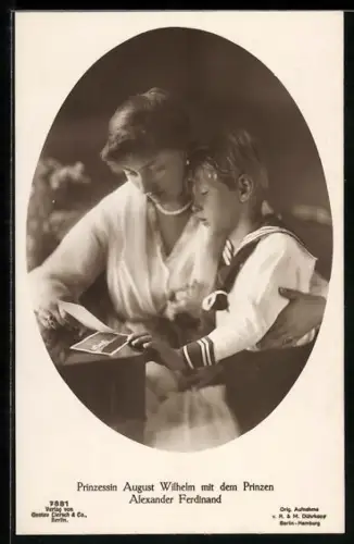 AK Prinzessin August Wilhelm von Preussen mit dem Prinzen Alexander Ferdinand mit Fotos