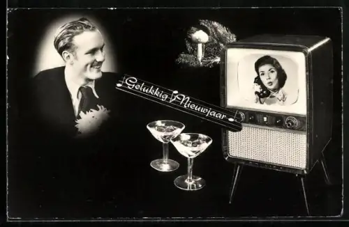 AK Dame am Telefon im Fernsehen, Lächelnder Mann im Porträt