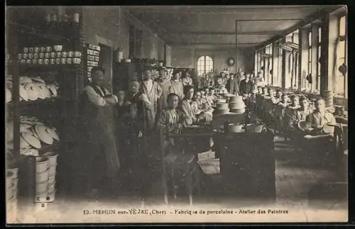 AK Mehun-sur-Yevre, Fabrique de porcelaine, Atelier des Peintres, Porzellan