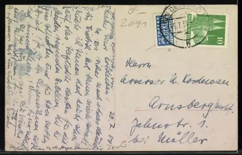 AK Götschendorf /Uckermark, Blick aufs Schloss über den See