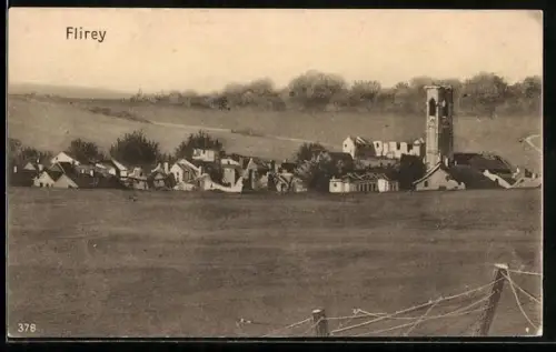AK Flirey, Ortspanorama mit Ruinen von einem Feld aus