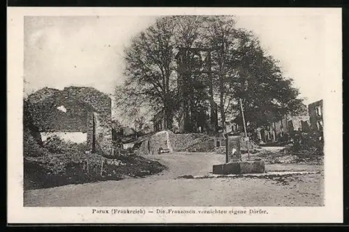 AK Parux, Kriegsruinen und Brunnen