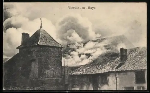 AK Viéville-en-Haye, Brennendes Haus