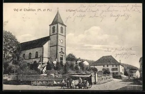 AK Val et Chatillon, Enfants devant l`Eglise
