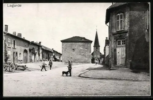 AK Lagarde, Vue d`une rue