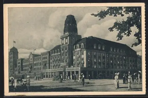 AK Bad Neuenahr /Rhld., Het Kurhotel mit Strassenpartie und Passanten