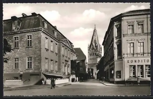 AK Soest /Westfalen, Strassenpartie mit Kirche und Konditorei