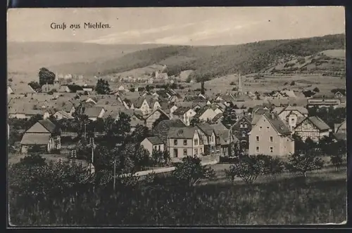 AK Miehlen, Totalansicht mit Strasse und Fernblick aus der Vogelschau