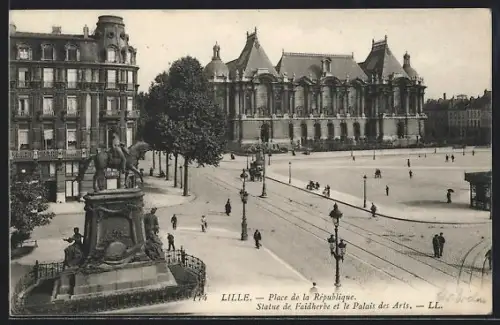 AK Lille, Place de la République, Statue de Faidherbe et le Palais des Arts