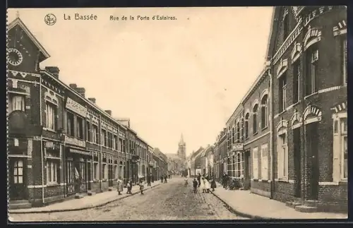AK La Bassee, Rue de la Porte d`Estaires, Strassenpartie