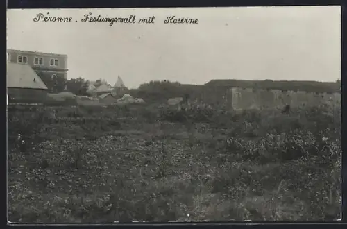 AK Péronne, Festungswall mit Kaserne