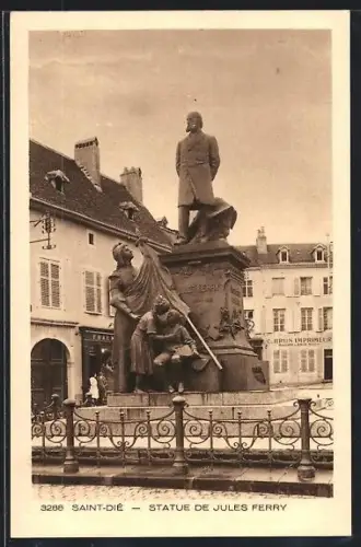 AK Saint-Dié, Statue de Jules Ferry