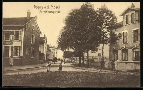 AK Pagny-sur-Moselle, Rue de Strasbourg avec enfants et calèche
