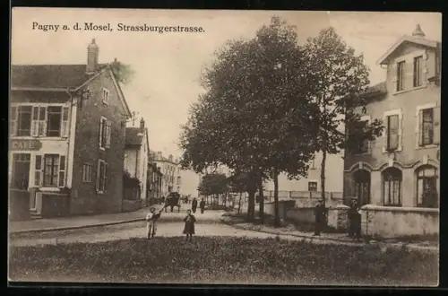 AK Pagny-sur-Moselle, Rue de Strasbourg avec enfants et calèche
