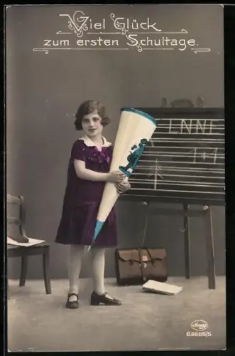 Foto-AK Amag Nr. 63685/5: Mädchen mit Schultüte, Glückwunsch zum Schulanfang