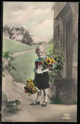 Foto-AK Amag Nr. 63386/2: Kleines Junge mit Blumenkorb