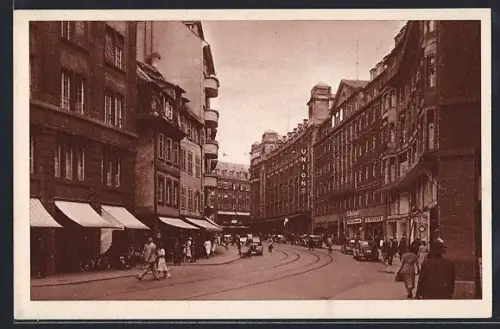 AK Strasbourg, Rue du 19 Juin avec animation urbaine et bâtiments historiques