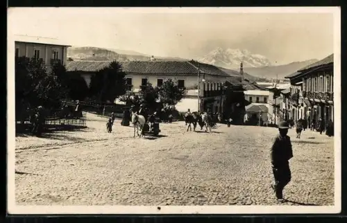 AK La Paz, Strassenpartie mit Passanten