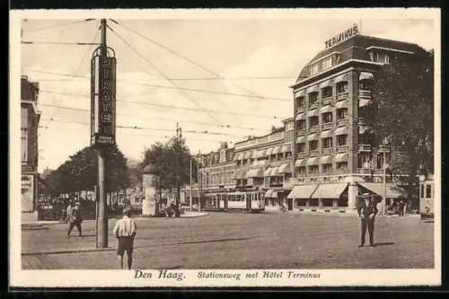 AK Den Haag, Stationsweg met Hotel Terminus, Strassenbahn