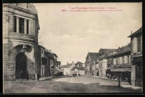 AK Lannemezan, Les Pyrénées-Centrales, L`Hotel-de-Ville et la Place