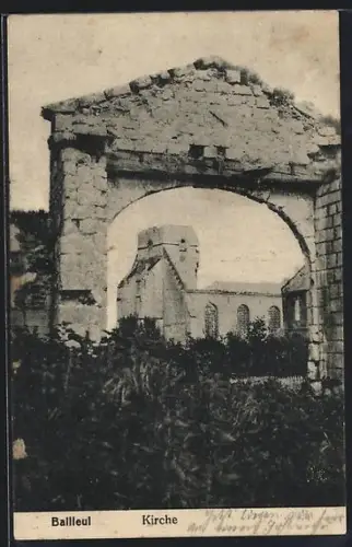 AK Bailleul, Kirche durch Tor gesehen