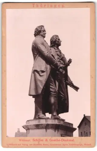 Fotografie Friedrich Hertel, Weimar, Ansicht Weimar, seitliche Ansicht des Schiller & Goethe Denkmal