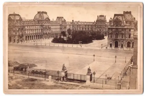Fotografie unbekannter Fotograf, Ansicht Paris, vue generale du Louvre