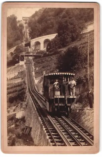 Fotografie Fischer freres, Vevey, Ansicht Glion, Bergbahn auf der Fahrt hoch nach Glion