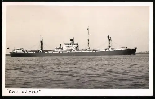 Fotografie W. H. Brown, London, Frachtschiff City of Leeds