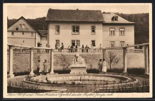 AK Frankfurt-Sachsenhausen, Haus des Friedens, Standbild mit Löwe