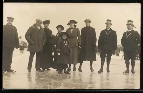 Foto-AK Juliana von den Niederlanden auf Schlittschuhen
